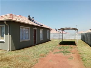 3 Bedroom House in Alberton