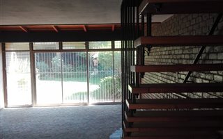 2 Bedroom Flat in Springs Central