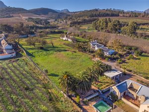 2999 m² Land available in Stellenbosch Central