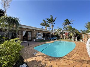 3 Bed Townhouse in Uvongo