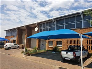 380 m² Industrial space in Randjesfontein