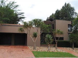 4 Bedroom House in Dainfern Valley