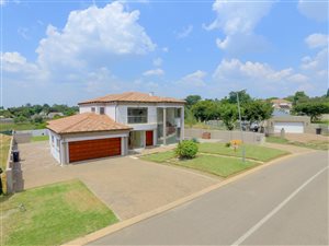 5 Bed House in Noordwyk