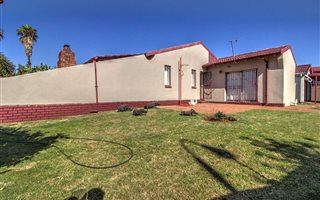 3 Bedroom House in Esther Park