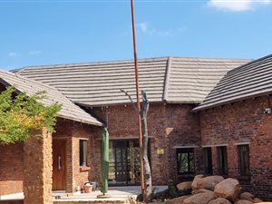 4 Bed House in Mabalingwe Nature Reserve