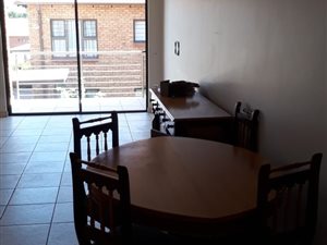 2 Bed Flat in Willow Park Manor