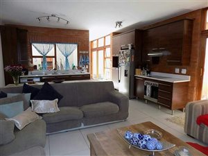 3 Bed Duplex in Mooikloof Equestrian Estate