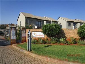 2 Bedroom Townhouse in Noordheuwel
