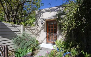1 Bedroom Garden Cottage in Blairgowrie
