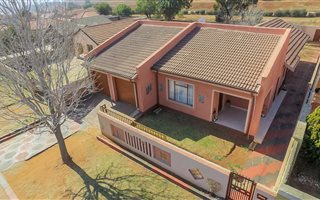 3 Bedroom House in Zakariyya Park