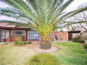 3 Bed House in Falcon Ridge