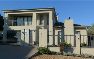 3 Bedroom House in Protea Heights