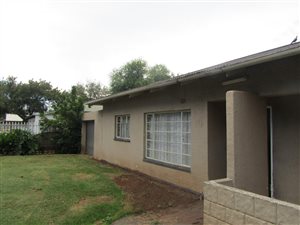3 Bedroom House in Vanderbijlpark CW2