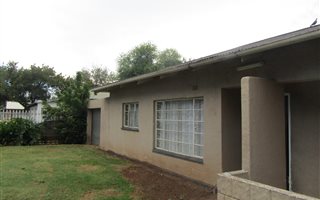 3 Bedroom House in Vanderbijlpark CW2