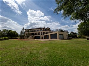 6 Bed House in Rietvalleirand