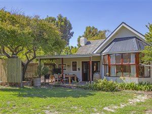 2 Bed House in Zwaanswyk