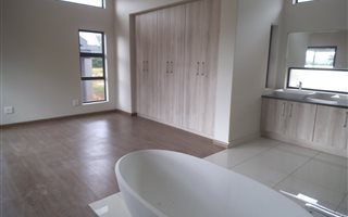 2 Bedroom Simplex in Broederstroom