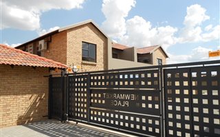2 Bedroom Townhouse in Newmarket Park