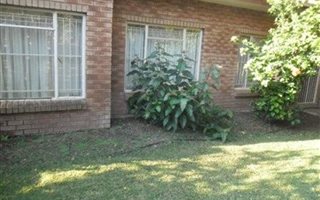 3 Bedroom Townhouse in Elandsrand
