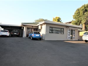 1060 m² Commercial space in Pinetown Central