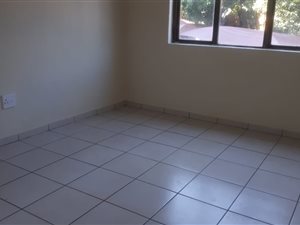 2 Bed Flat in Montclair