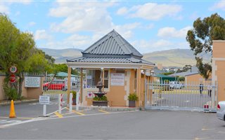 2 Bedroom Apartment in Sunridge