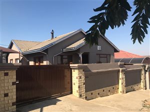 3 Bed House in Meadowlands
