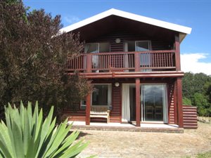 3 Bed House in Meerenbosch