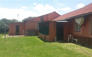 2 m² Farm in Ardenwold