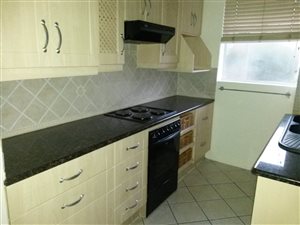 1 Bedroom Flat in Queenswood