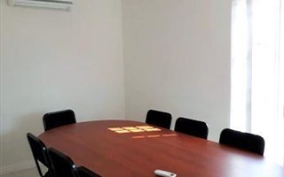 200 m² Commercial space in Tableview