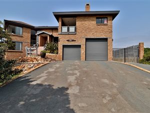 4 Bed House in Struisbaai