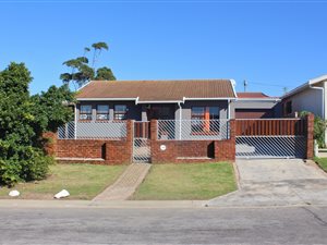 3 Bed House in Booysen Park