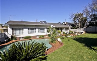 3 Bedroom House in Dewetshof