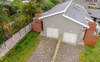 3 Bedroom Townhouse in Beacon Bay