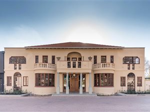 1905 m² Commercial space in Saxonwold