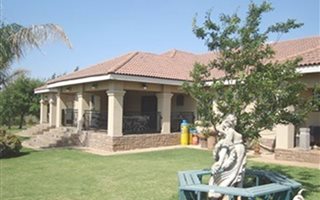 Smallholding in Nortons Home Estate