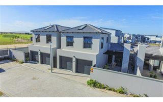 3 Bedroom Duplex in Parklands North