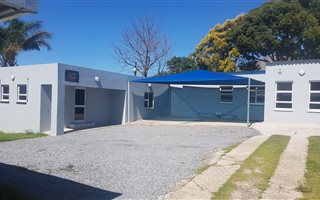 120 m² Office Space in Vincent
