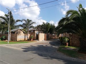 3 Bed Townhouse in Radiokop