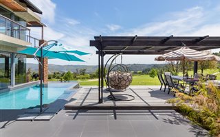 4 Bedroom House in Simola