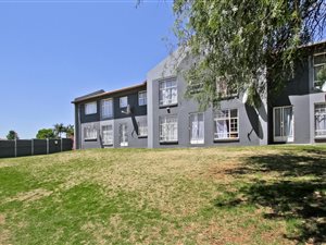 2 Bed Townhouse in Bramley View