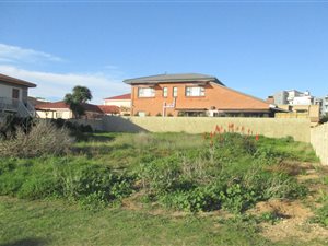 610 m² Land available in Diaz Beach