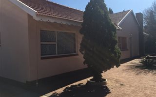 4 Bedroom House in Dalpark