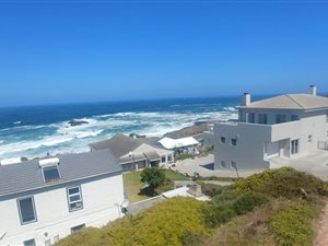 2 Bedroom House in Yzerfontein