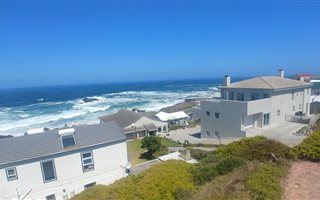 2 Bedroom House in Yzerfontein