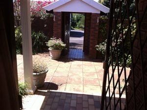 3 Bed Simplex in Hillcrest Central