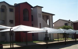 2 Bedroom Apartment in Featherbrooke Estate