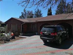 5 Bed House in Komani Park
