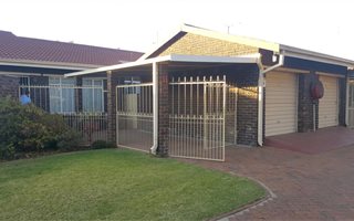 3 Bedroom Townhouse in Three Rivers